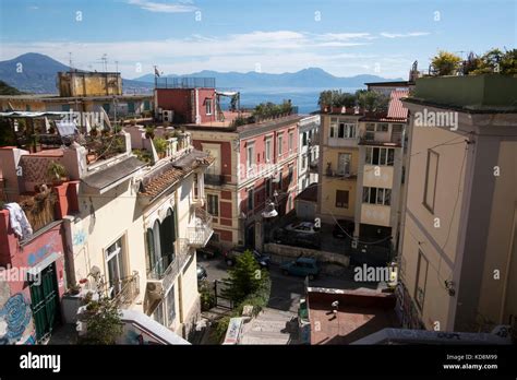 fendi al vomero napoli|Il Vomero: come visitare il quartiere collinare di Napoli senza .